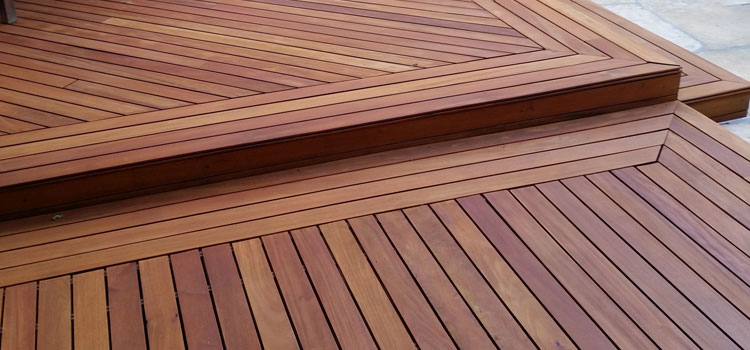 Redwood Decking Material in Lawndale, CA